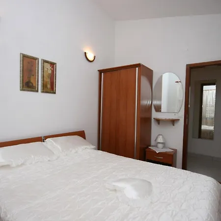 With Parking Space Rastici, Ciovo - 2794 Апартаменти *